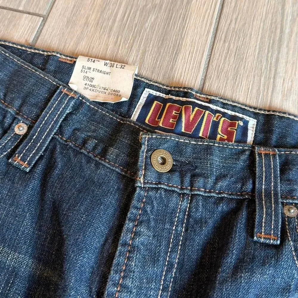 NWT Levis 514 Slim Straight Jeans - Size 38 x 32